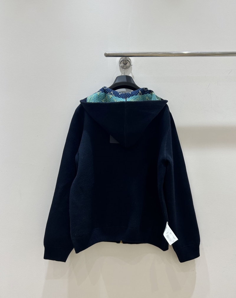 l0vis Vvtt0n outwear